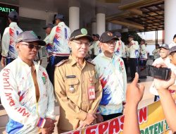 115 Atlet dan Official Tapin Dilepas Ikuti POPDA Kalsel 2025 21 115 Atlet dan Official Tapin Dilepas Ikuti POPDA Kalsel 2025
