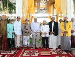 Haul Datu Aling Jadi Magnet Wisata Religi, Ekonomi Warga Desa Cempaka Bergeliat 17 Haul Datu Aling Jadi Magnet Wisata Religi, Ekonomi Warga Desa Cempaka Bergeliat