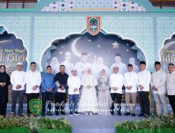 Bupati dan Wakil Bupati Tapin Hadiri Open House Gubernur Kalsel, Tegaskan Komitmen Sinergi Pembangunan 17 Bupati dan Wakil Bupati Tapin Hadiri Open House Gubernur Kalsel, Tegaskan Komitmen Sinergi Pembangunan