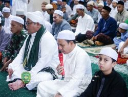Bupati Tapin H. Yamani dan Keluarga Laksanakan Salat Idulfitri di Masjid Al-Muhajirin Salam Babaris 19 Bupati Tapin H. Yamani dan Keluarga Laksanakan Salat Idulfitri di Masjid Al-Muhajirin Salam Babaris