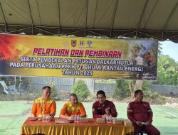 Masyarakat dan Karyawan PT BRE Diberikan Pengetahuan Tangani Karhutla 17 Masyarakat dan Karyawan PT BRE Diberikan Pengetahuan Tangani Karhutla