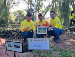 PT BRE Berikan Bibit Pohon Produktif Endemik