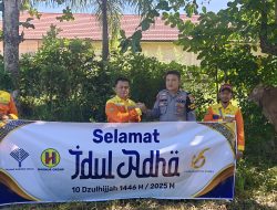 PT BRE Bagikan Hewan Kurban Hasil Binaan CSR