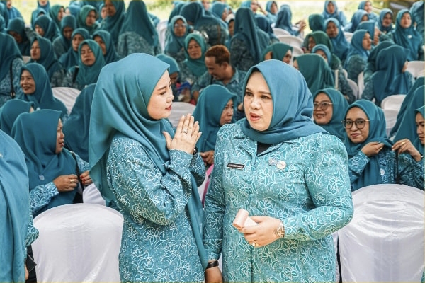 Ketua TP PKK Tapin Buka Bimtek Peningkatan Kapasitas Kader di Tapin Selatan 1 IMG 20250819 010024