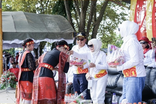 Wabup Tapin Lepas Karnaval Pelajar di Binuang, Tampilkan Kreasi dan Semangat Kebangsaan 1 IMG 20250823 000550