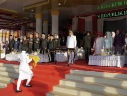 Upacara Penurunan Bendera di Tapin Berlangsung Khidmat, Wabup H Juanda Ajak Warga Jaga Persatuan