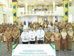 Wabup Tapin Buka Bimtek Peningkatan Kapasitas Pelayanan Publik, Dorong Aparatur Lebih Responsif dan Profesional
