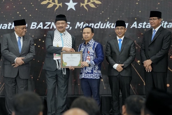 Pemkab Tapin Raih Baznas Award, Diganjar Sebagai Kepala Daerah Pendukung Gerakan Zakat Indonesia 1 IMG 20250830 234319