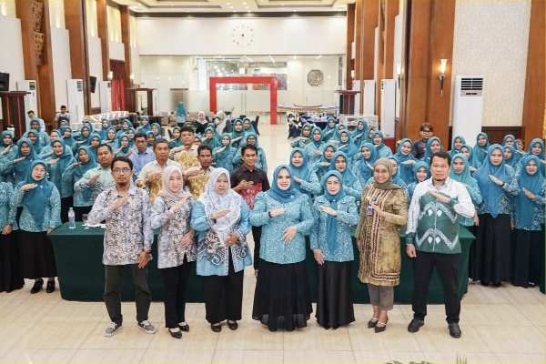 Tingkatkan Percaya Diri dan Profesionalitas, Hj. Faridah Yamani Buka Bimtek Public Speaking untuk PKK Desa Tapin Utara 1 IMG 20251017 203417