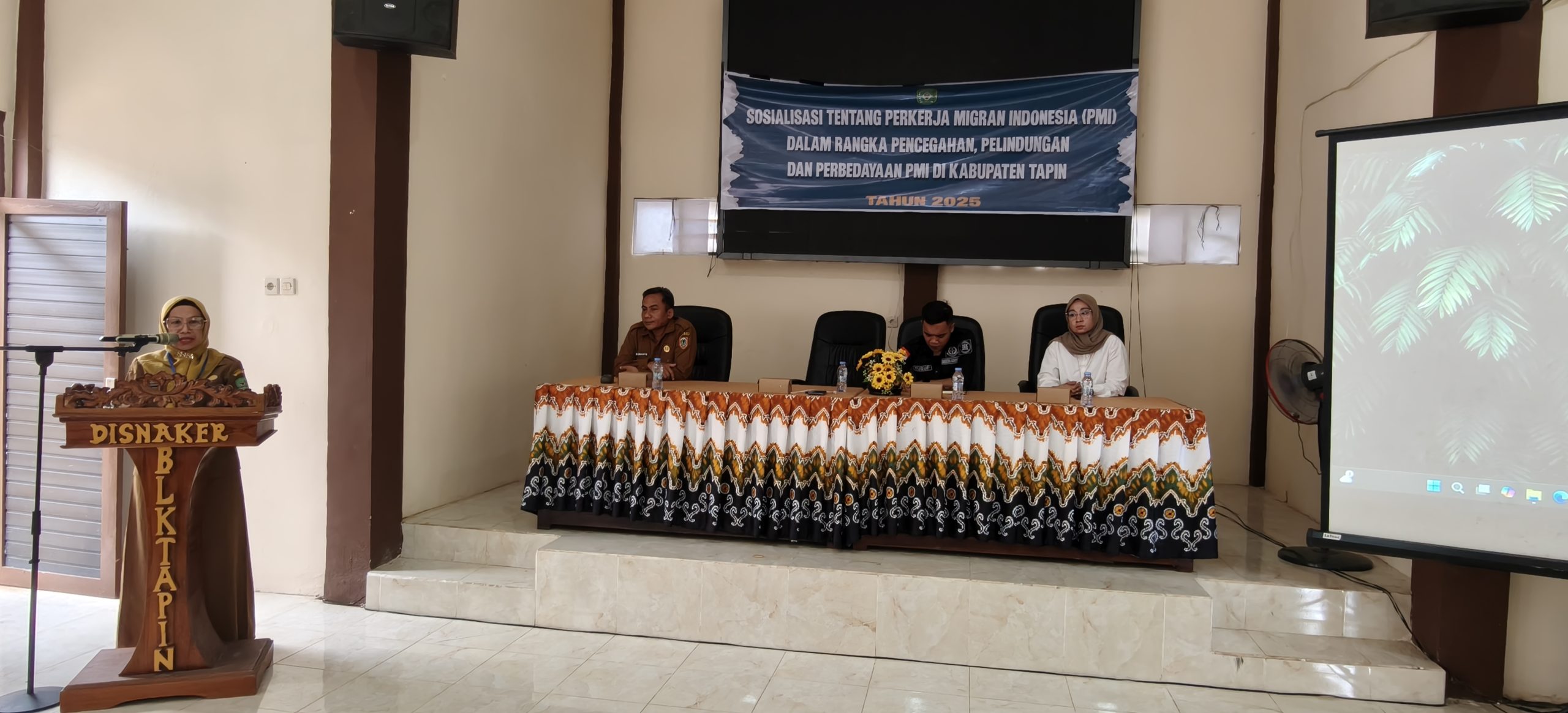 Cegah Human Trafficking, Disnaker Tapin Himbau Warga Tapin Jangan Mudah Terayu Bekerja Keluar Negeri 1 IMG20251104101644 scaled