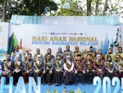 Bupati dan Ketua PKK Tapin Dikukuhkan Sebagai Ayah Bunda Forum Anak Daerah: Wujud Komitmen untuk Generasi Tapin yang Hebat