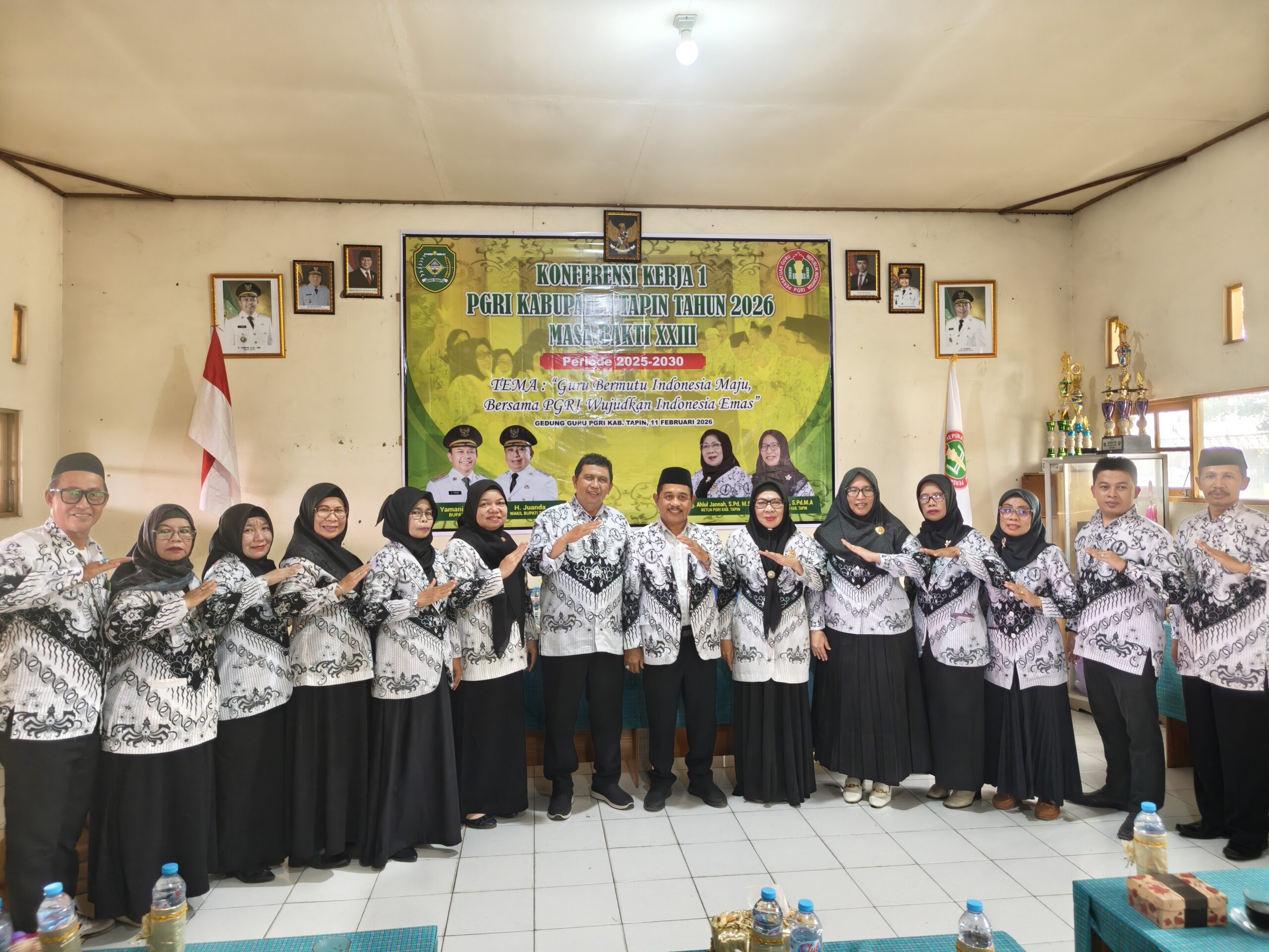 Rusmamiliani Gantikan Ahlul Janah Sebagai Ketua PGRI Tapin 1 IMG20260211134546 scaled