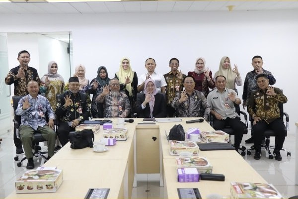 Wabup Juanda Audiensi ke Kementerian Lingkungan Hidup, Perkuat Pembenahan Sistem Pengelolaan Sampah Tapin 1 IMG 20260227 153345