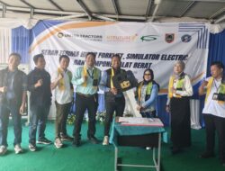 United Tractors Hibahkan Forklift Kepada SMKN 1 Binuang