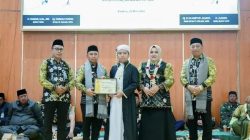 Ribuan Siswa Ikuti Khataman Al-Qur’an Massal, Bupati Yamani Tekankan Pembentukan Generasi Qurani
