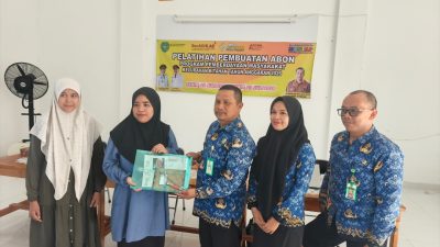 Tingkatkan Ekonomi Keluarga, 10 Ibu-Ibu di Bitahan Latih Diri Olah Ikan Lele Jadi Abon Gurih